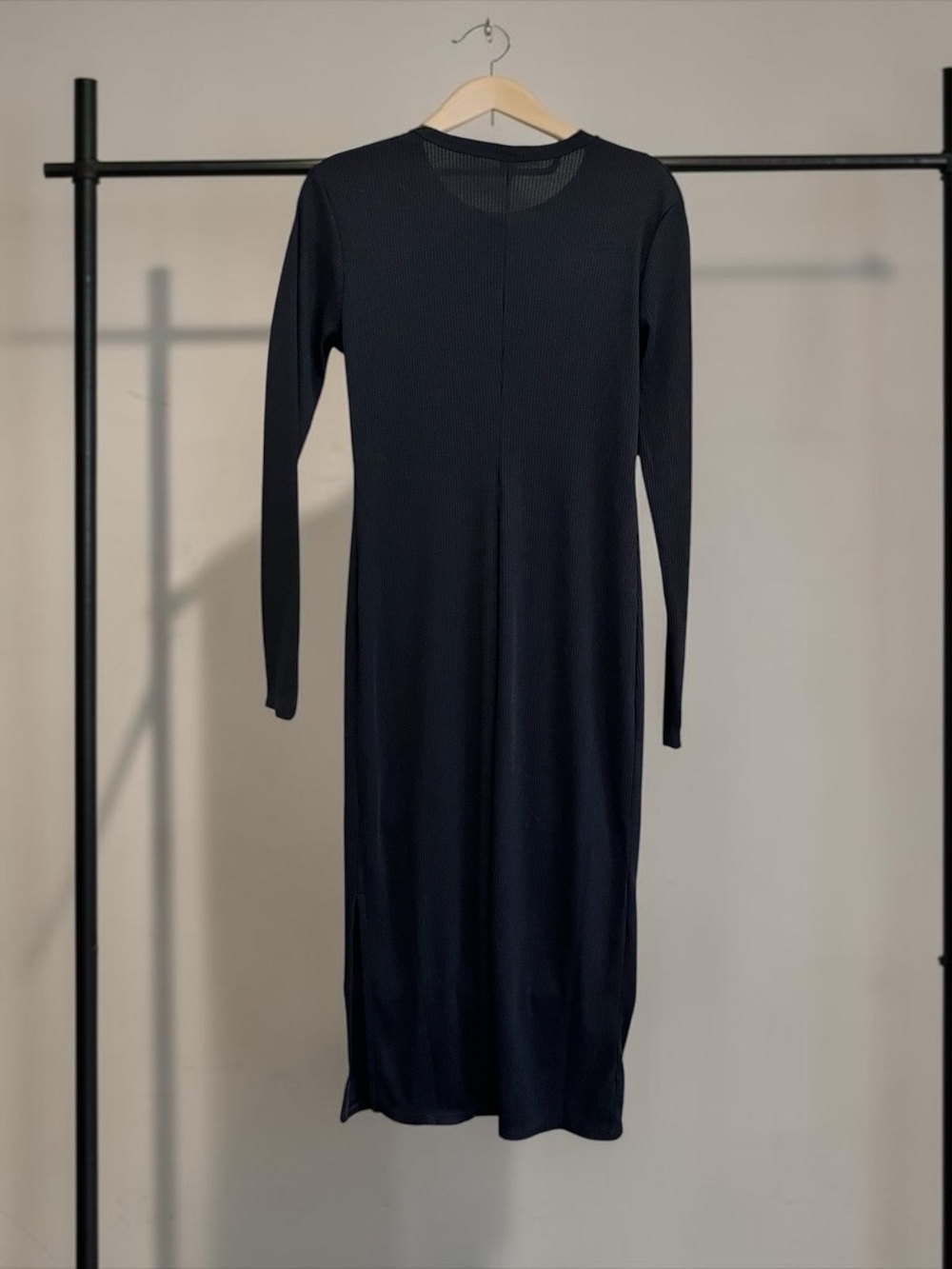 Uniqlo Ribbed Long-Sleeve Midi Dress with Side Slit S - Picture 6 of 8